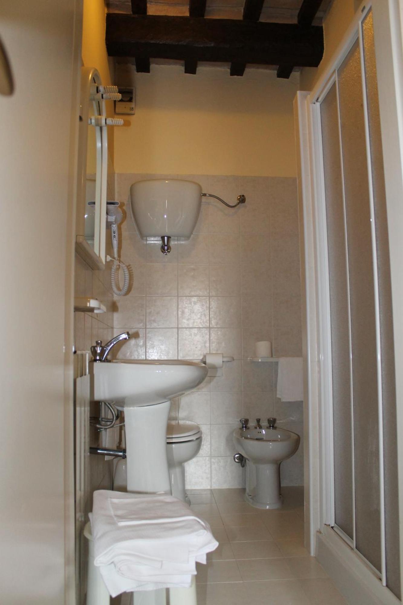 Residenza Le Logge Bed & Breakfast Gubbio Room photo