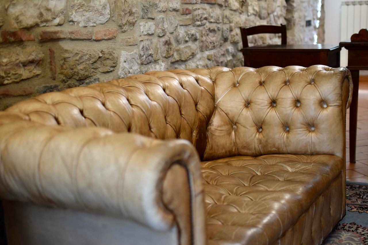 Residenza Le Logge Bed & Breakfast Gubbio Exterior photo